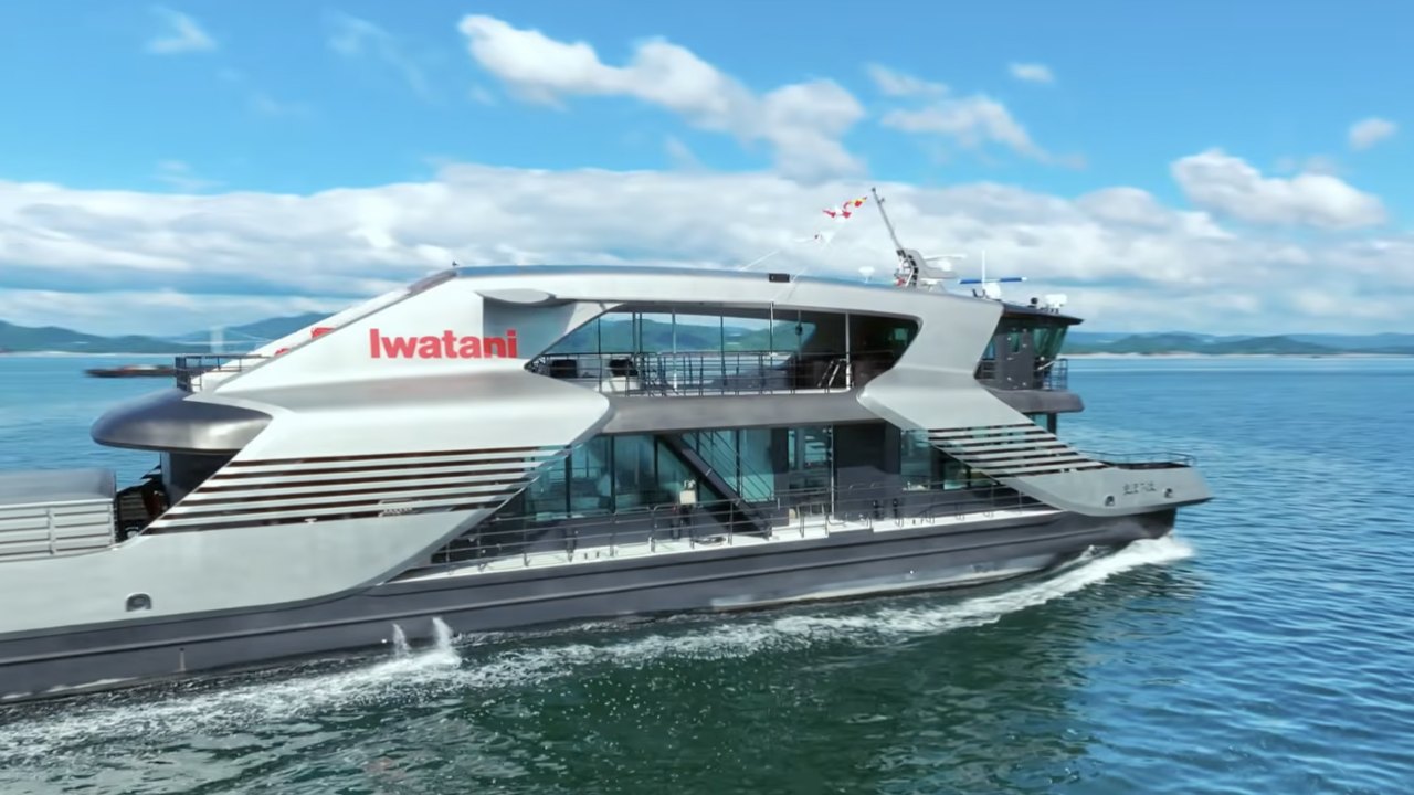 Iwatani's hydrogen-powered passenger ferry at sea